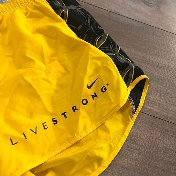 Nike LiveStrong Yellow Athletic Workout Shorts Women Medium Bin E-48 - Picture 2 of 5